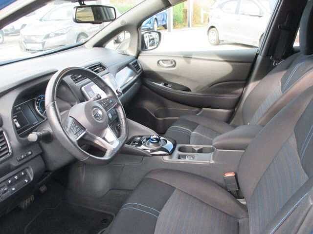 Nissan Leaf N-Connecta 40 kW/h Winterpak. 8-fach Bereif