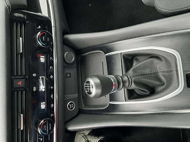 Nissan Qashqai 1.3 DIG-T N-Connetcta MHEV LED Winter Paket, elek