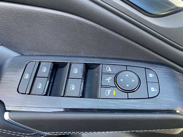 Nissan Qashqai 1.3 DIG-T N-Connecta LED Digi.-Cockpit MHEV