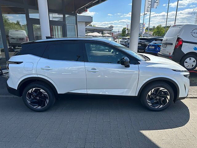 Nissan QASHQAI MY24 1.3 DIG-T MHEV 158 PS Xtronic N-Connecta Winter Komfort 2 Farben