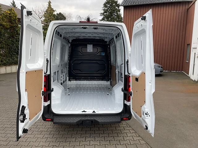 Nissan Interstar MY24 3,5t dCi 150 3,5t L2H2 N-Connecta AHK MY24 3,5t dCi 150 3,5t L2H2 N-Connecta AHK