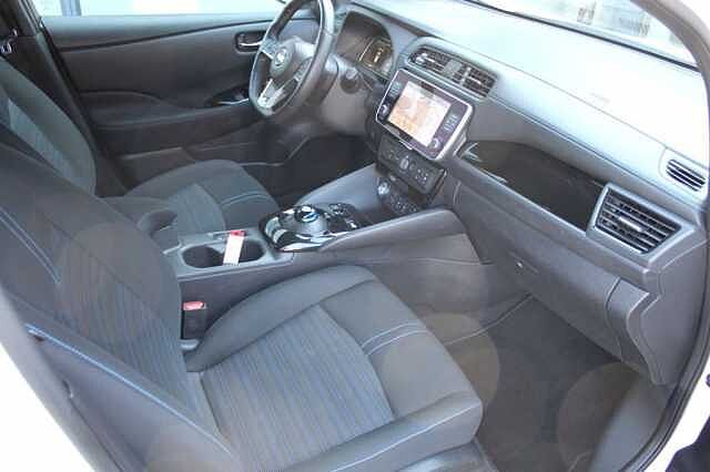 Nissan Leaf 39 kWh N-Con. Winterpaket 8fach bereift