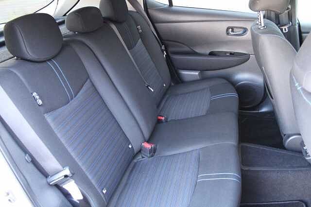 Nissan Leaf 39 kWh N-Con. Winterpaket 8fach bereift