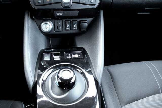 Nissan Leaf 39 kWh N-Con. Winterpaket 8fach bereift