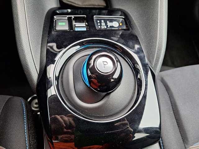 Nissan Leaf 40 kWh N-Connecta LED Navi Sitzheizung