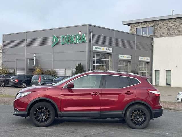 Nissan Qashqai 1.2 DIG-T N-Connecta + Pano + AHK