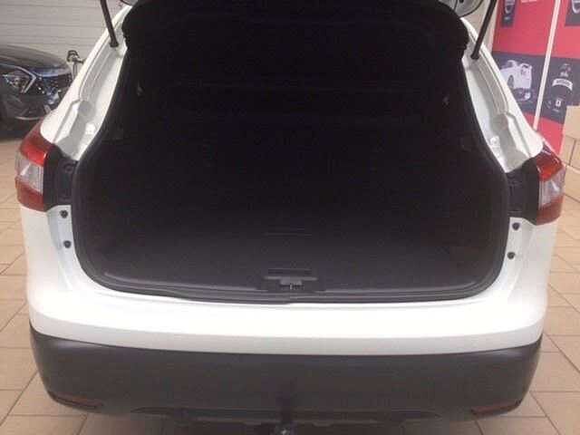 Nissan Qashqai Nissan Qashqai 1,2 Dig-T Acenta-Navi-Sitzheizung-Anh&auml;ng