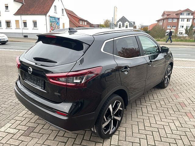 Nissan Qashqai 1.3 DiG-T Akari Pano/360&deg;/CarPlay