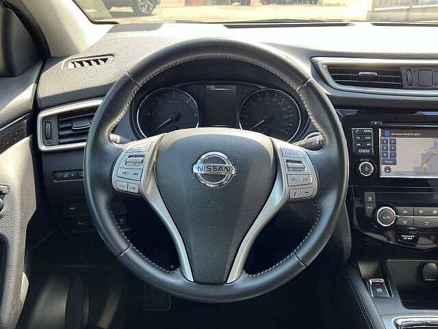 Nissan Qashqai Nissan Qashqai 1.6 dCi 360 4x2 (E6) 360&deg; autom. FLA Pano