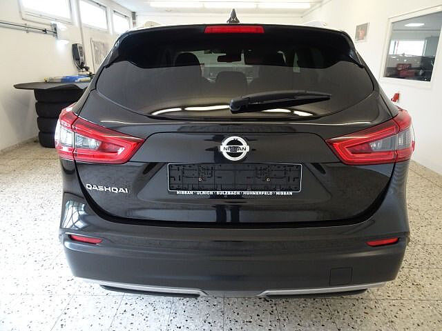 Nissan Qashqai 1.3 DIG-T 103 kW N-Connecta